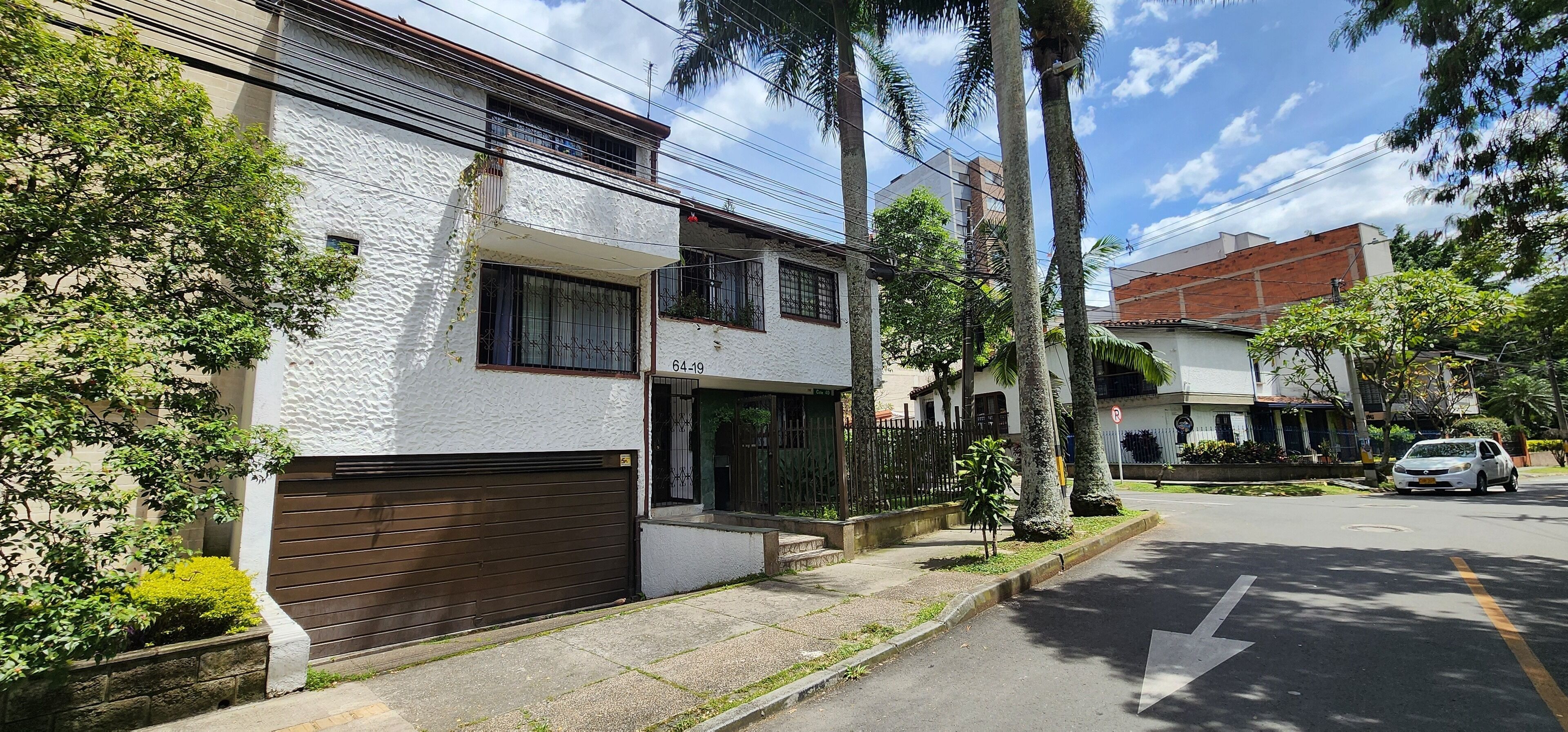 Facciata della struttura - sera/notte