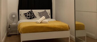 London Heathway Bliss - Spacious 4-bed House