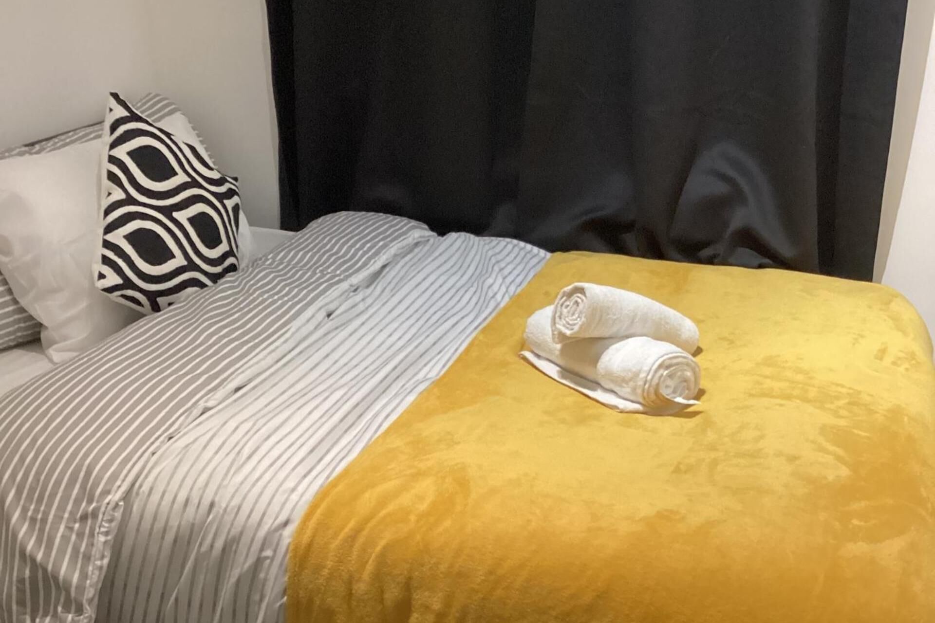 4 bedrooms, iron/ironing board, free WiFi, bed sheets