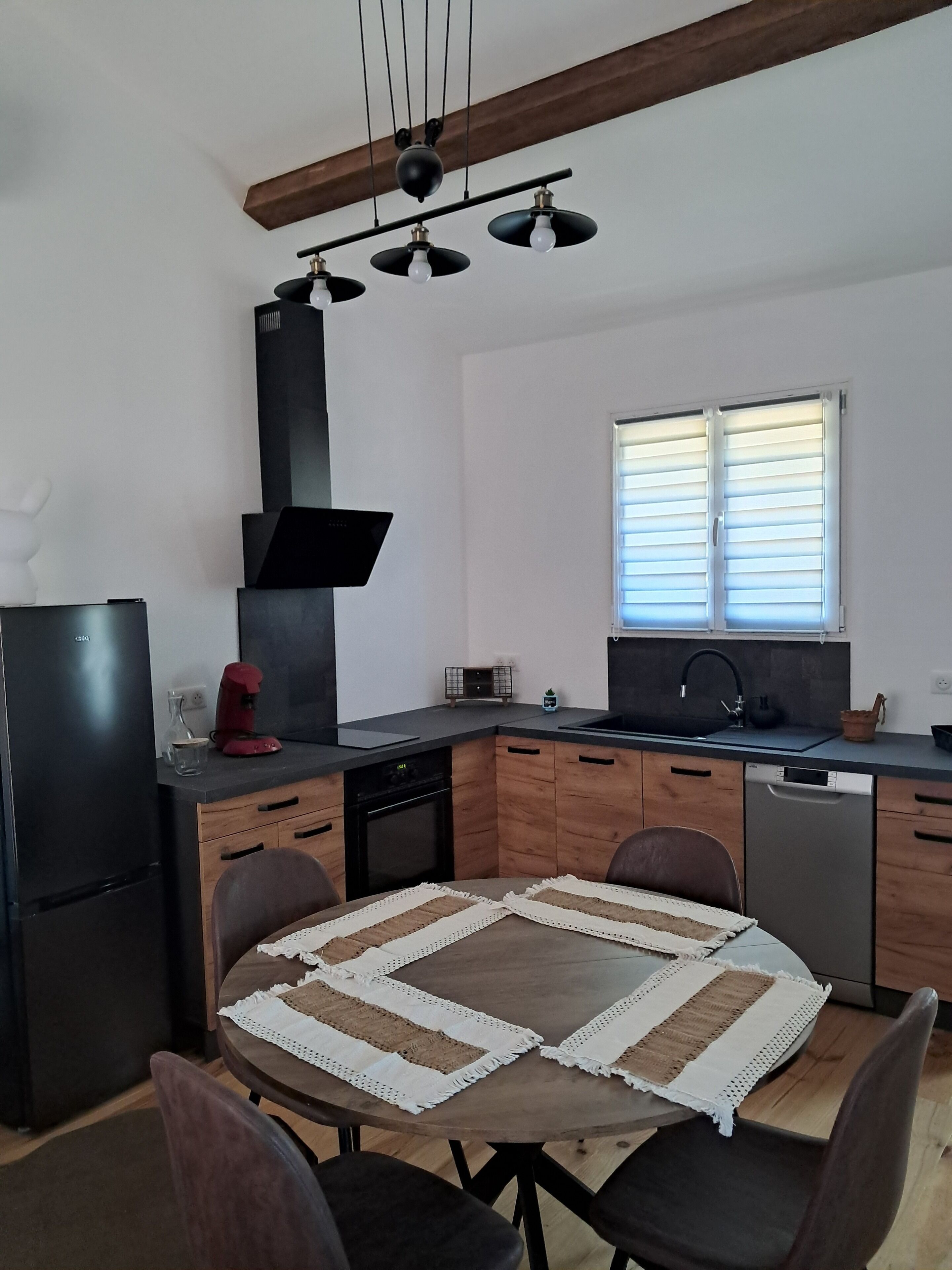 Microondas, horno, parrilla de estufa y lavavajillas 