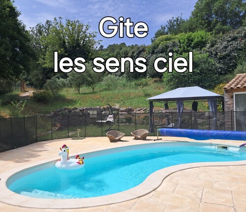 gîte 2 à 4 places piscine jacuzzi