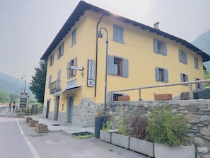 Esterni