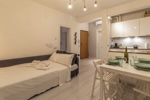 2 bedrooms, iron/ironing board, WiFi, bed sheets - La casa del Vicolo| 2 bedrooms, Wi-Fi & A/C (Modena)