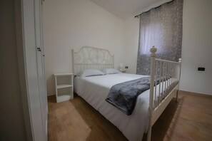 1 camera, Wi-Fi, lenzuola