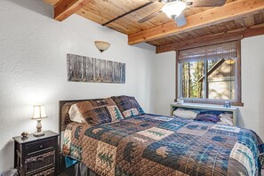 3 bedrooms, desk, WiFi, bed sheets - Secluded Garden Valley Cabin with Deck & Views! (Garden Valley)