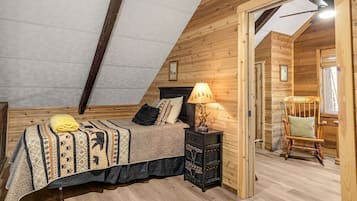 مكتب وواي فاي وملاءات أسرّة