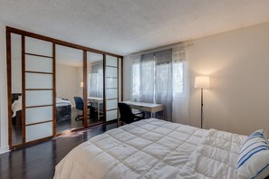 3 bedrooms, desk, iron/ironing board, free WiFi
