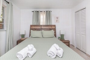 4 chambres, fer et planche à repasser, Wi-Fi, draps fournis