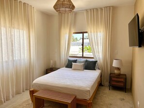 4 bedrooms, iron/ironing board, WiFi, bed sheets