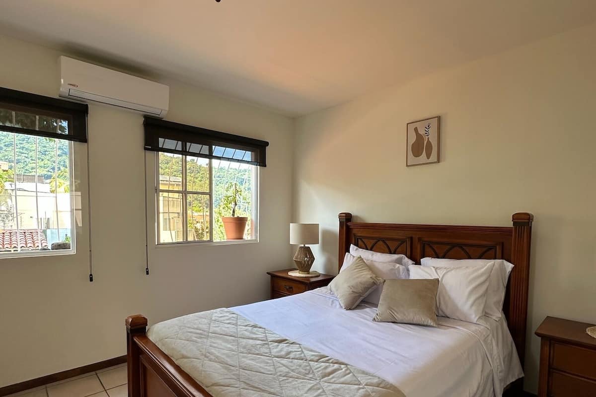 Quarto casal luxo, vista para a cidade | Wi-Fi de cortesia