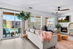 Älytelevisio, takka, videopelejä