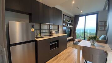 Apartment, 1 Bedroom, Accessible, Smoking | Interior