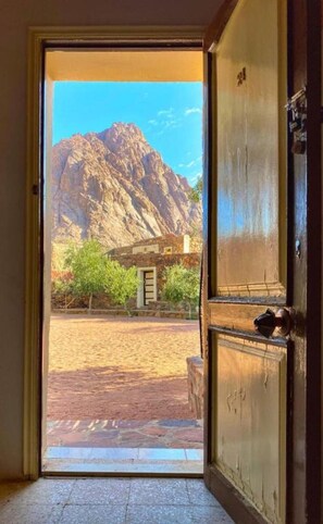 واجهة المنشأة