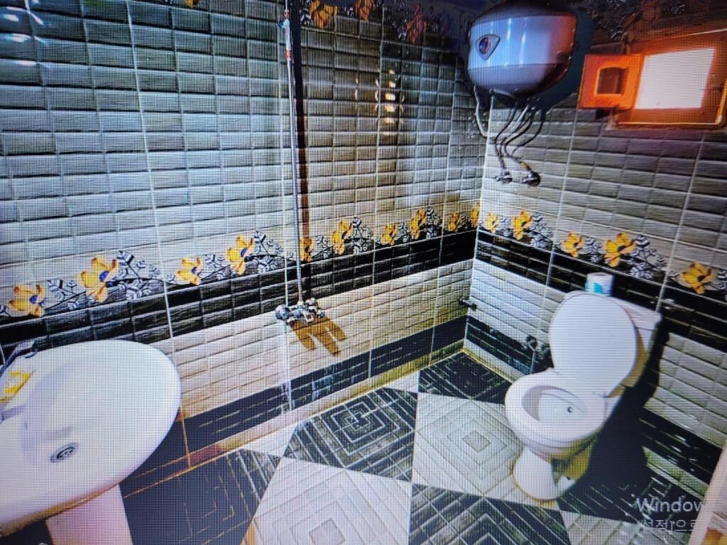 Pyyhkeet, saippua, sampoo, vessapaperi