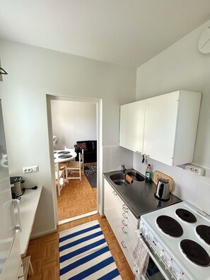 Apartamento, 1 habitación, bañera de hidromasaje, vistas al jardín | Interior