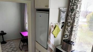 Apartment, 1 Bedroom, Hot Tub, Garden View | Interior
