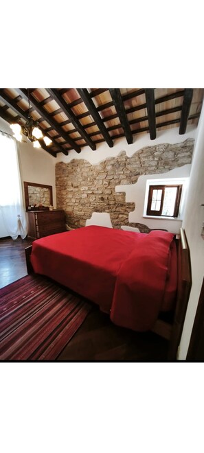 2 bedrooms, bed sheets