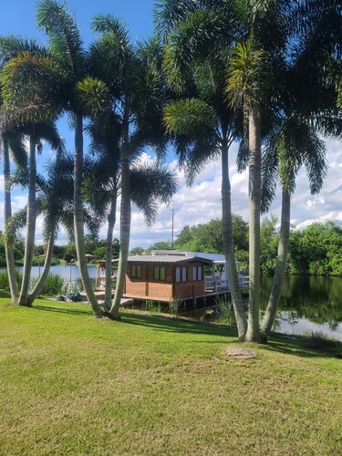 "OKEETIME"   fish golf  360 night up to 8 sleeps 16 pontoon xtra READ DETAILS ty