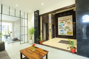 Reception - Hotel Apricot One Udaipur -Near Fateh Sagar Lake (Udaipur)