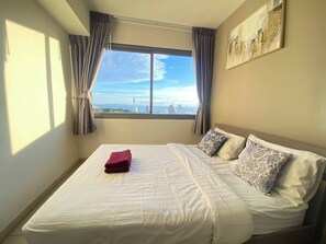 Apartment, 2 Bedrooms, Accessible, Smoking | 3 bedrooms