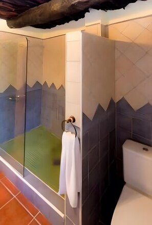 Doccia, asciugacapelli, asciugamani