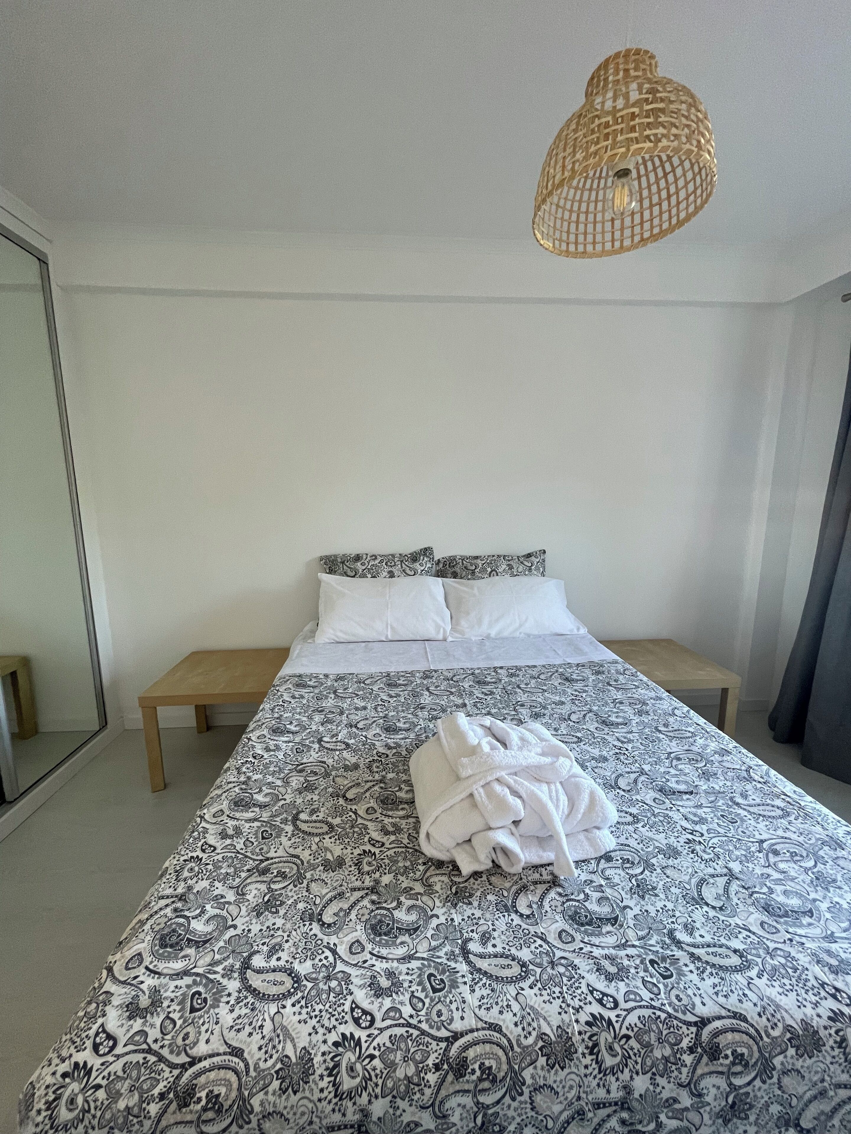 2 bedrooms, iron/ironing board, WiFi, bed sheets