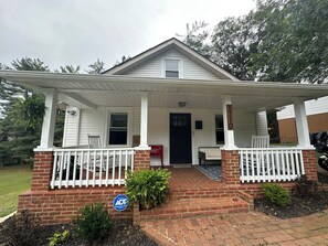 Exterior - Cozy Family Home Near Liberty University & Downtown (Lynchburg)