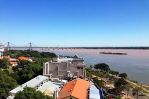 Habitación doble superior, 2 camas Queen size, vista al río | Vista desde la habitación