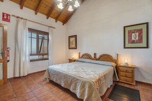 2 soverom, strykejern/-brett, wi-fi og sengetøy