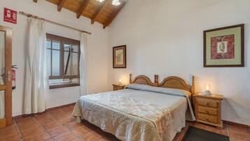 2 slaapkamers, een strijkplank/strijkijzer, wifi, beddengoed