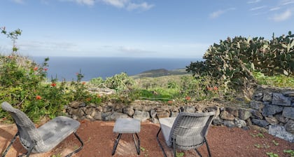Casa Rural 'El Almendro' avec Vue sur la Mer, Terrasse Partagée et Wi-Fi