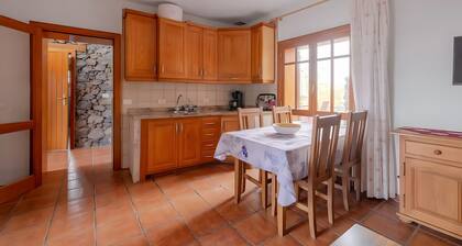 Country House 'El Almendro' with Sea Views, Shared Terrace and Wi-Fi
