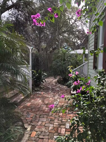 119 Kings Ferry Way Historic Cottage