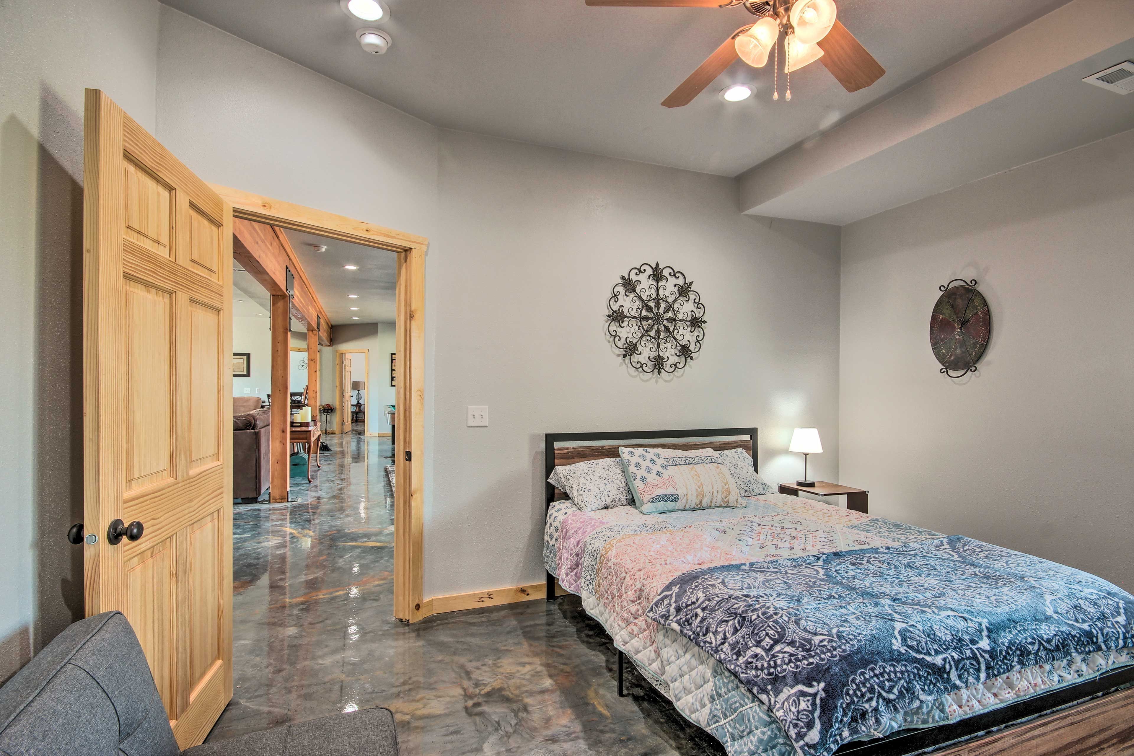 3 bedrooms, desk, iron/ironing board, WiFi