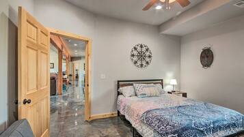 3 bedrooms, desk, iron/ironing board, WiFi