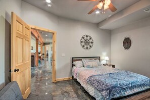 3 bedrooms, desk, iron/ironing board, WiFi