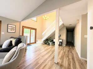 Interior - Near Creekside Gahanna, Easton, and the airport. Beautiful, Modern Retreat" (Columbus)