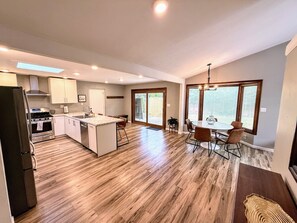 Fridge, microwave, oven, stovetop - Near Creekside Gahanna, Easton, and the airport. Beautiful, Modern Retreat" (Columbus)