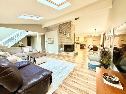 Expansive, open, and inviting in Columbus. Luxurious, light filled sanctuary.