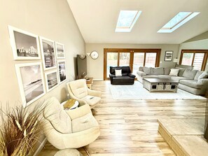 Smart TV, ping pong, books