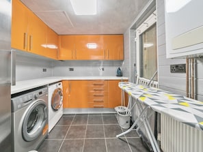 Refrigerador, microondas, horno, lavavajillas