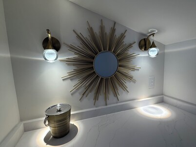 Williamsville Village Mid-Century Modern Bungalow 2-bedroom house New Remodeled