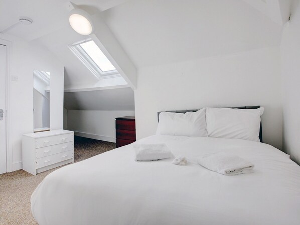 5 chambres, fer et planche à repasser, accès au Wi-Fi (inclus)