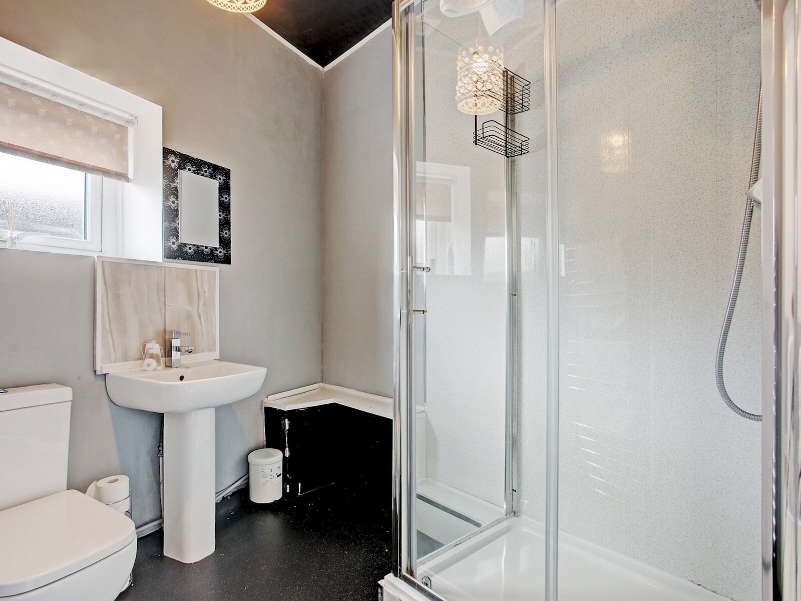 Shower, towels