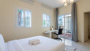 2 habitaciones, tabla de planchar con plancha, wifi y ropa de cama