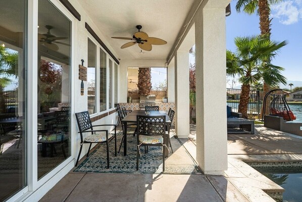 Outdoor dining