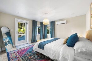 4 chambres, coffres-forts dans les chambres, bureau