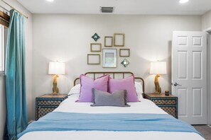 4 bedrooms, in-room safe, desk, iron/ironing board