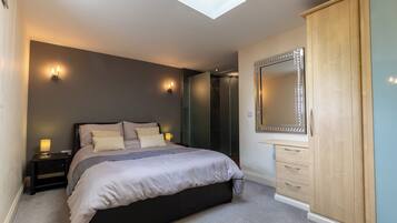 3 bedrooms, individually decorated, individually furnished, free WiFi