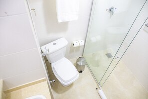 Hair dryer, towels, shampoo, toilet paper
